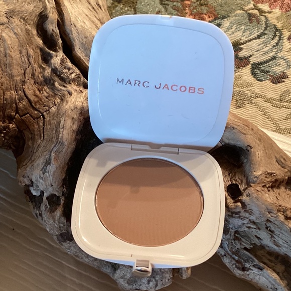 Marc Jacobs 4 Piece Makeup Bundle - Picture 3 of 8